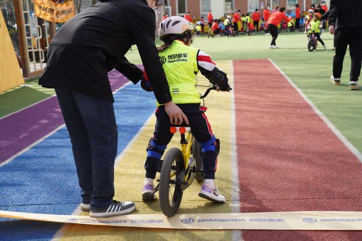 优贝童车：让幼儿园小朋友20分钟内学会骑自行车乐鱼官网(图3)